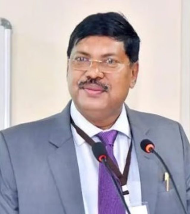 Bhushan Gavai Chief Justice of India : न्यायमूर्ती भूषण गवई देशाचे ५२ वे सरन्यायमूर्ती म्हणून घेणार शपथ