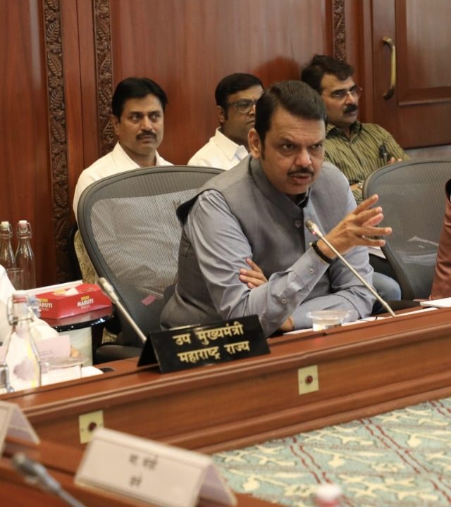 Devendra Fadanvis : राज्यातील सर्व शाळांचे 'जियो टॅगिंग' होणार; मुख्यमंत्री फडणवीसांचे प्रशासनाला निर्देश