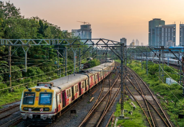 पश्चिम रेल्वे दोन अतिजलद साप्ताहिक विशेष गाड्या चालवणार