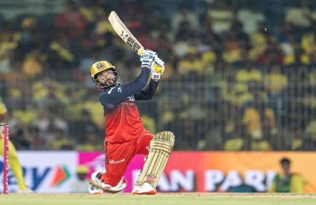 IPL 2025 : आरसीबी कर्णधार रजत पाटीदारला बीसीसीआयने ठोठावला १२ लाख रुपये दंड, पण कारण काय?