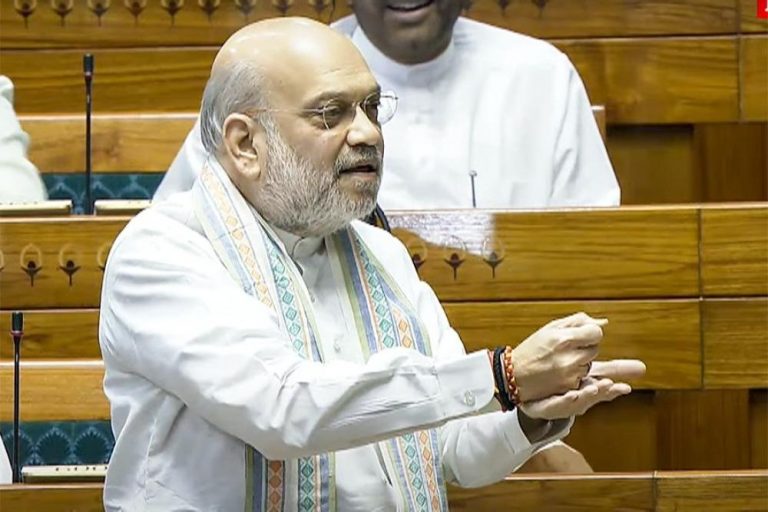 “तुम्ही पुढची २० वर्षे तिकडेच बसाल” – अमित शाह, लोकसभेत गृहमंत्री विरोधकांच्या गोंधळावर संतापले