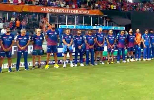 IPL सामन्यात काळी पट्टी बांधून उतरले खेळाडू, चिअरलीडर्स गायब...पहलगाम हल्ल्यानंतर झाले हे बदल