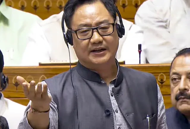 Waqf Bill in Lok Sabha : वक्फ विधेयकावर लोकसभेत चर्चा सुरू, सरकारने सांगितले पाच महत्त्वाचे मुद्दे