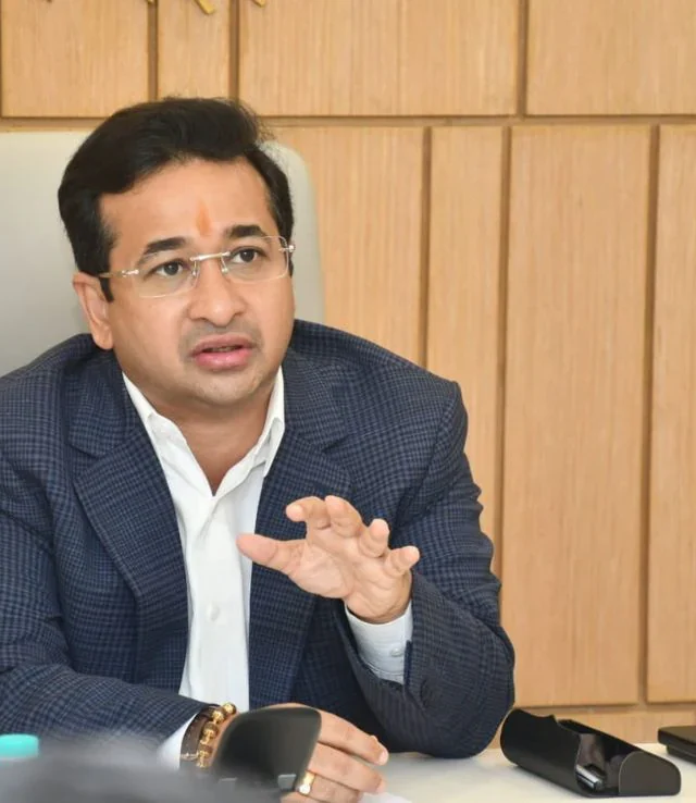 देवबागच्या विकासाला प्राधान्य - पालकमंत्री नितेश राणे