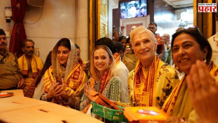 Elon Musk's Mother : एलॉन मस्क यांच्या आईने घेतले सिद्धिविनायकाचे दर्शन; सोबत होती 'ही' अभिनेत्री!