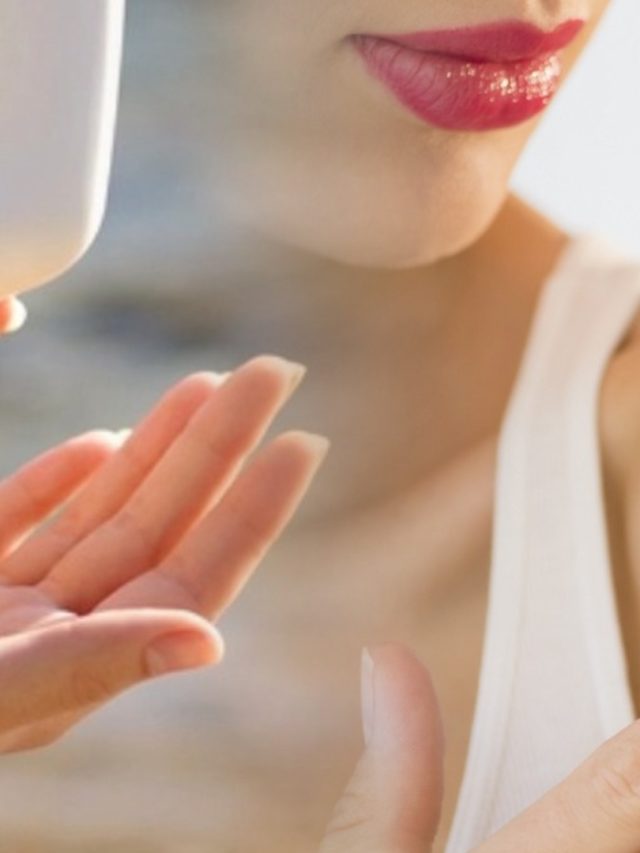 Sunscreen Lotion : सनस्क्रीन लोशन लावायचंय.. पण ते निवडायचं कसं?