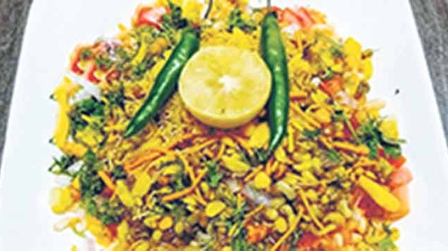 मटकी-भेळ टॉर्टिया बाईट्स