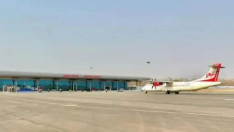 विमानसेवा की विनोदसेवा? पेट्रोल नाही म्हणून विमान सेवा ठप्प, वाचा नेमकं काय झालं?