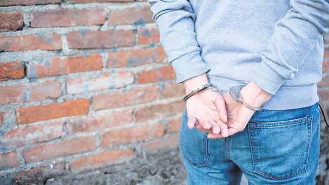 मित्रांच्या नादात संसार उद्ध्वस्त…