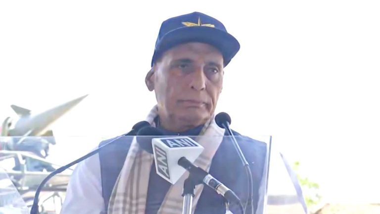 'भारताच्या ब्राह्मोसपुढे झुकला पाकिस्तान'