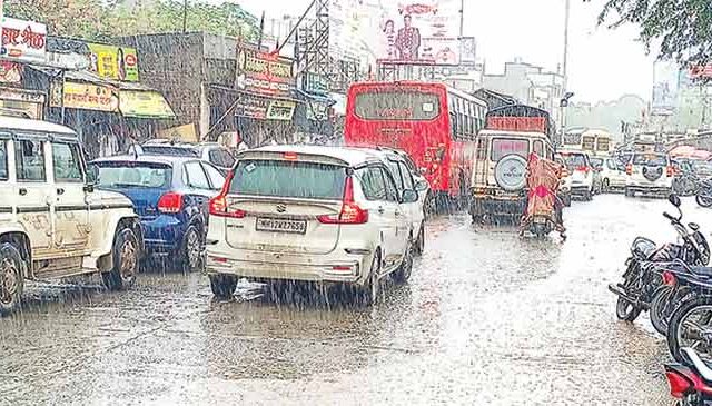 कर्जतमध्ये वाहतूक कोंडीमुळे नागरिक त्रस्त;पर्यायी रिंग रोडची चालकांची मागणी