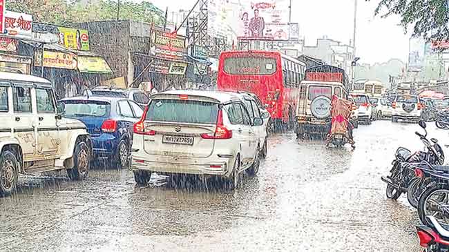 कर्जतमध्ये वाहतूक कोंडीमुळे नागरिक त्रस्त;पर्यायी रिंग रोडची चालकांची मागणी