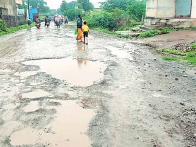 खर्डे ते वार्शी रस्त्याची दुरवस्था
