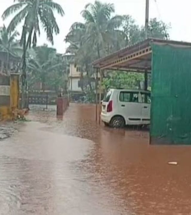 Mumbai-Goa highway : मुंबई गोवा महामार्गावरील ठेकेदारांच्या बेजबाबदार कारभारामुळे नागरिक त्रस्त