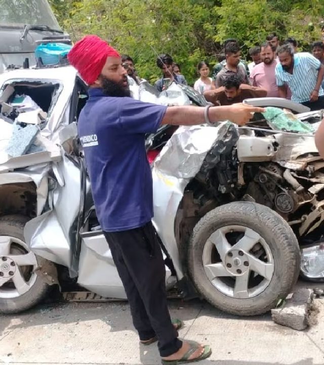 National Highway Accident : मुंबई-अहमदाबाद महामार्गावर अपघात, तिघांचा मृत्यू तर दोन जखमी