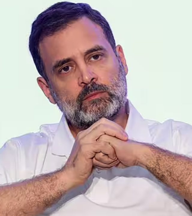 मविआ गेली खड्ड्यात...राहुल गांधी नाशिकमध्ये आल्यास तोंडाला काळं फासणार; ठाकरेंच्या नेत्याची थेट धमकी