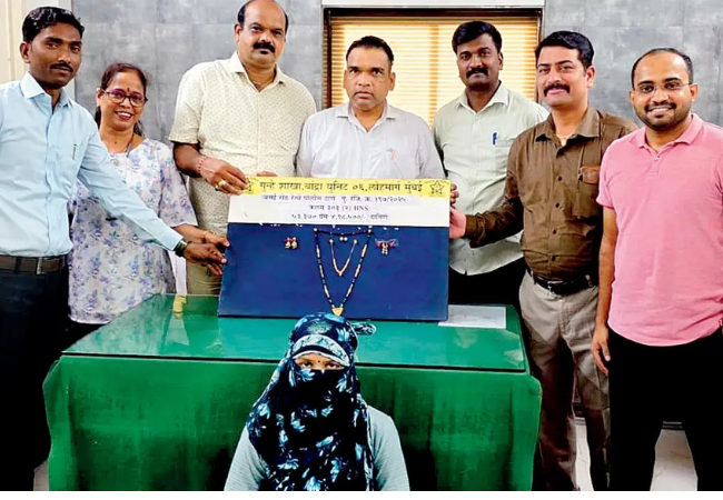 चोऱ्या करण्यासाठी दिल्लीहून मुंबईत आलेल्या महिलेला अटक, लाखोंचा मुद्देमाल जप्त