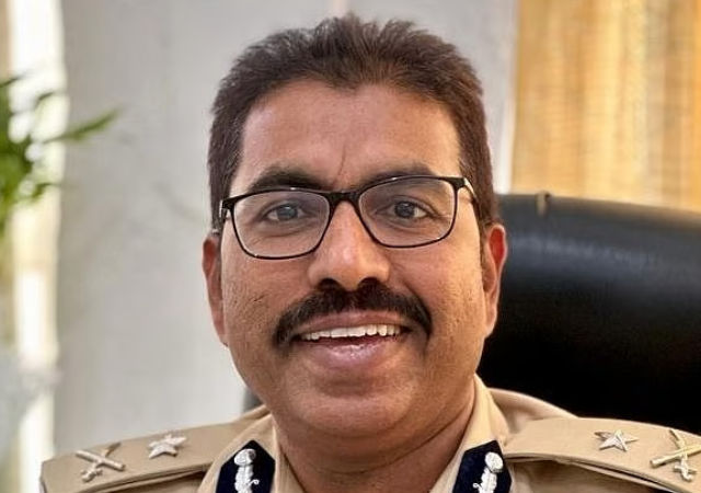 जालिंदर सुपेकरांची गृहरक्षक दलात बदली