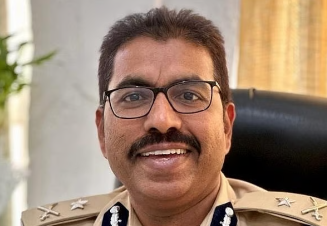 जालिंदर सुपेकरांची गृहरक्षक दलात बदली