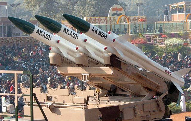 ऑपरेशन सिंदूरमुळे जगभरात वाढला भारतीय संरक्षण तंत्रज्ञानाचा डंका; ‘या’ देशाचा ‘आकाश’मध्ये रस