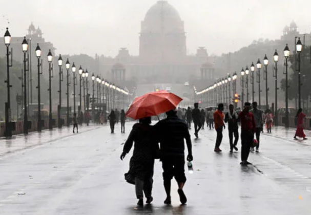 Delhi Weather Thunderstorm: 'मे' च्या उकाड्यात, दिल्लीत वादळी पाऊस ! द्वारका येथे मोठी दुर्घटना