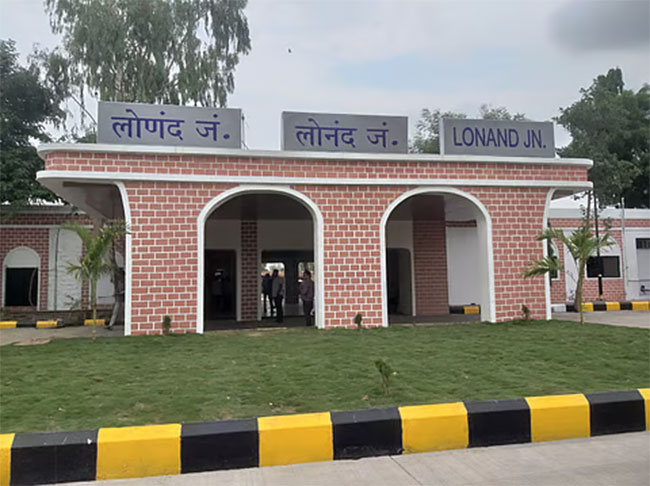 लोणंद रेल्वे स्थानकाचा कायापालट