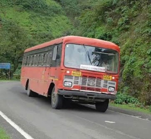 मुरबाड माळशेज घाटात वाहतूक सुरळीतपणे सुरू
