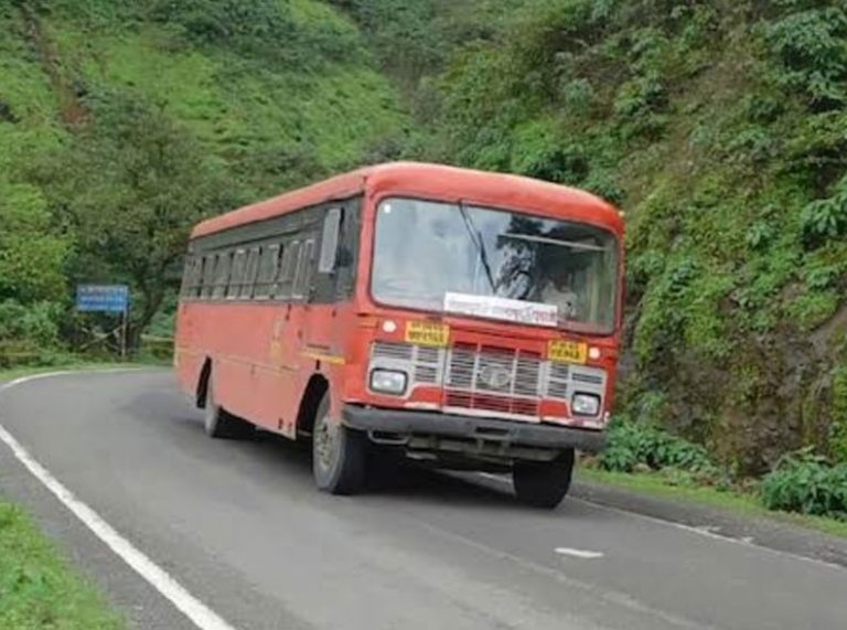 मुरबाड माळशेज घाटात वाहतूक सुरळीतपणे सुरू