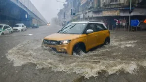 Rain Update: मुंबईला ऑरेंज, तर रायगड-पुणे जिल्ह्यांतील घाट विभागांना पावसाचा रेड अलर्ट! लोकल वाहतूक उशिराने