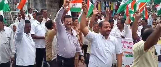 वणीत तिरंगा रॅलीत देशभक्तीचे अनोखे दर्शन