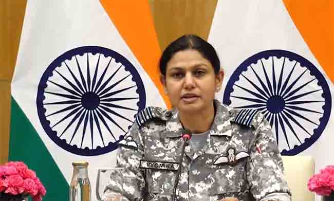 Operation Sindoor: पाकड्यांचा दृष्टपणा, आपल्या नागरिकांना मृत्यूच्या दरीत लोटले, हल्ल्यादरम्यान नागरी विमानांचे केले लँडिग, पाहा Photo
