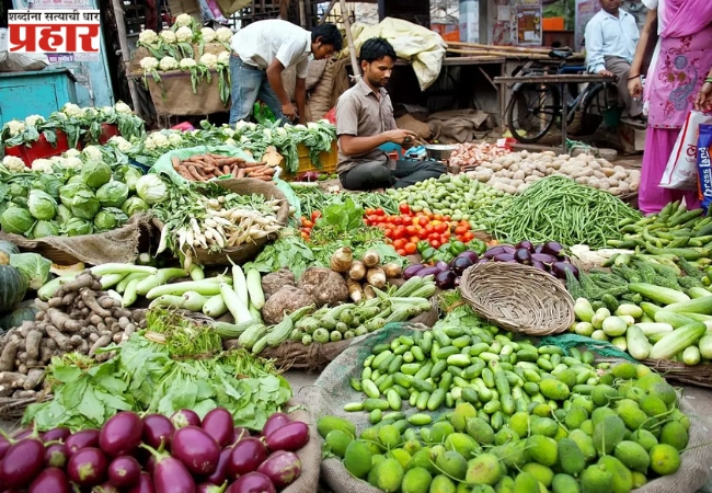 Vegetables price hike: पावसामुळे भाज्या महागल्या, किरकोळ बाजारात भाजीपाला 100 च्या पार, जाणून घ्या आजचे दर