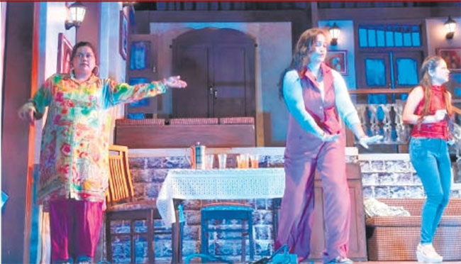 अर्ध्या हळकुंडाने पिवळी होणारी नाटके आणि ७ बेलवलकर…!