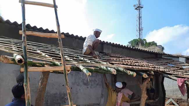 मान्सूनपूर्व घरांच्या छप्पर दुरुस्तीला वेग