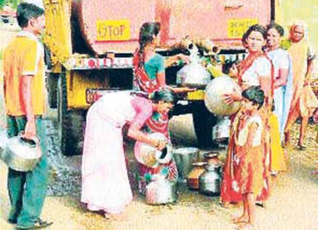 जिल्ह्यातील १०८ वाड्यांना टँकरद्वारे पाणीपुरवठा