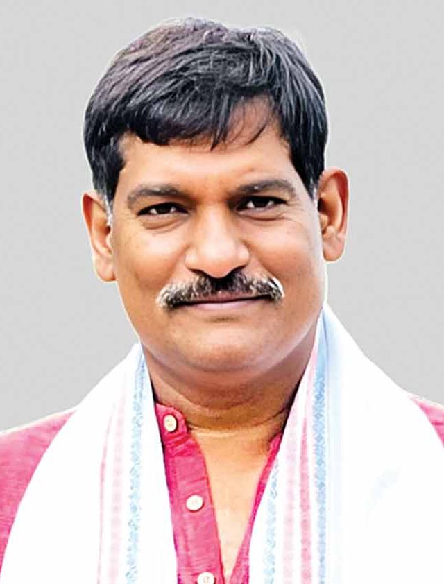 द्वारकामाई वृद्धाश्रमाचे श्रीनिवासराव यांचा शिर्डीत पुतळा