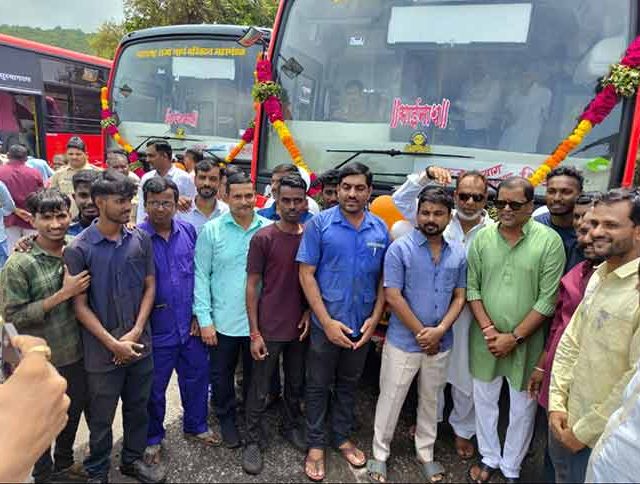 अखेर मुरुड आगारात  पाच नवीन लालपरी दाखल