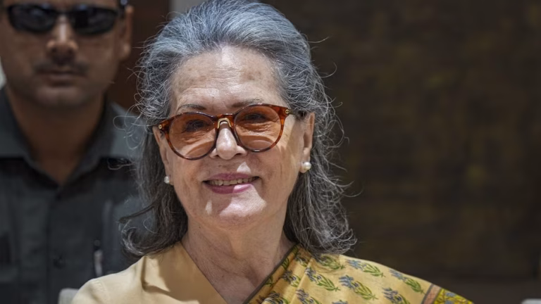 'सोनिया गांधी यांचे नाव भारतीय नागरिक होण्यापूर्वीपासून मतदार यादीत होते', भाजपचा मोठा आरोप,