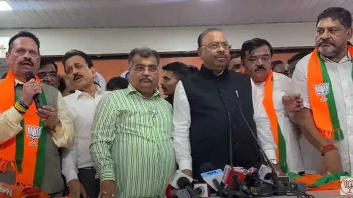 नाशिकच्या राजकारणात भूकंप, सुधाकर बडगुजर आणि बबनराव घोलप यांचा भाजपात पक्षप्रवेश