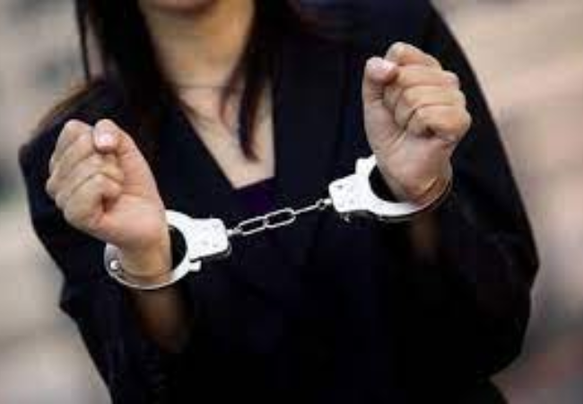 युरोपमध्ये नोकरी मिळवून देण्याचे आमिष दाखवून जोडप्यांना लुटले, ठाण्यातून दोन महिलांना अटक