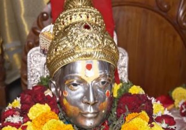 नांदेडच्या भक्ताकडून माउलींना 1 कोटी सोन्याचा मुकुट अर्पण
