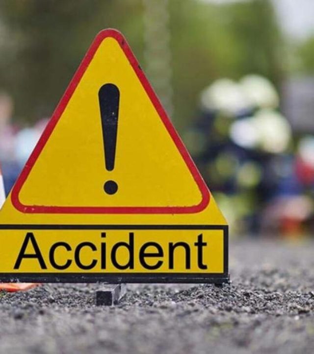 गुरूपौर्णिमेच्या दिवशी घडली दुर्देवी घटना, भाविकांच्या वाहनाचा अपघात, चौघांचा मृत्यू