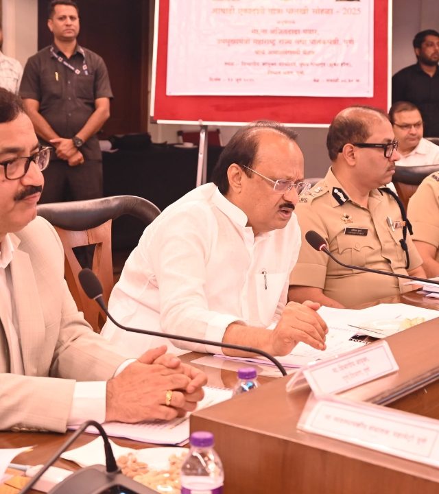 Ajit Pawar : पालखी सोहळ्यात वारकऱ्यांसाठी आवश्यक सुविधा तातडीने पूर्ण करा- अजित पवार