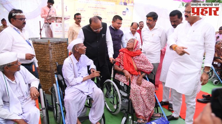 Chandrashekhar Bawankule : एक पेड माँ के नाम...... पालकमंत्री बावनकुळे यांचा उपक्रम