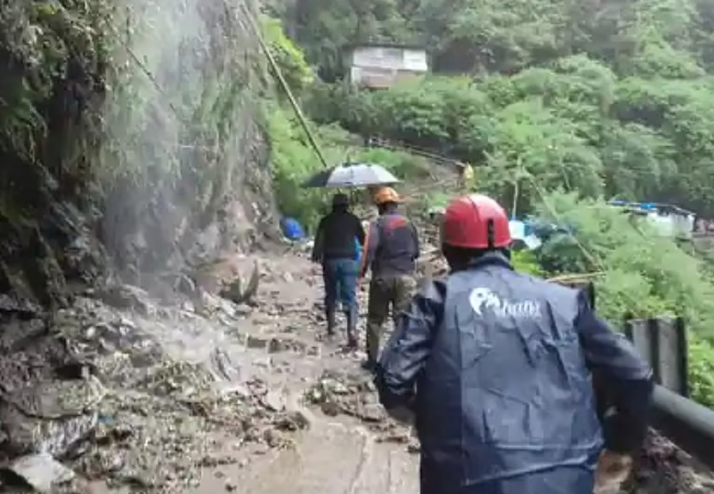 केदारनाथच्या मार्गावर अपघात, दोघांचा मृत्यू