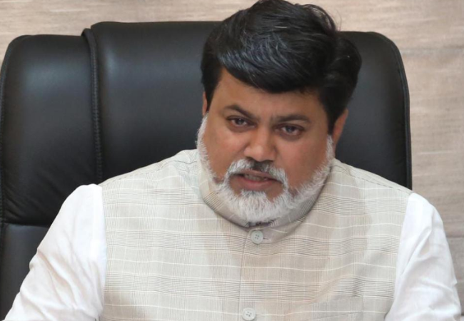 Nashik : कोकण आणि छत्रपती संभाजीनगरमधील बंड शमले, नाशिकचा पेच कायम; उदय सामंत पोहोचताच बंडखोर ‘नॉट रिचेबल’