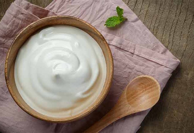 पावसाळ्यात घट्ट दही बनवण्यासाठी ५ खास टिप्स