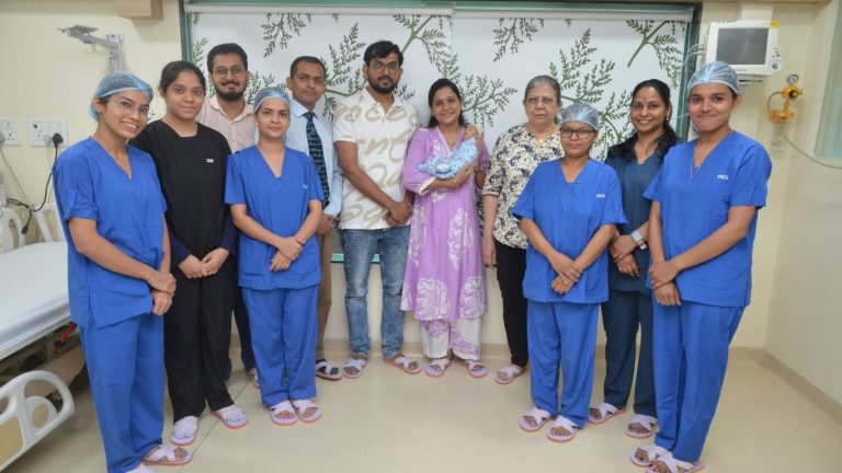 सर्वात कमी वजनाच्या अकाली जन्मलेल्या बाळावर जसलोक हॉस्पिटलमध्ये यशस्वी शस्त्रक्रिया