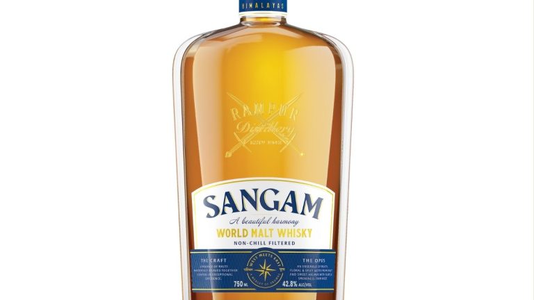Radico Khaitan: संगम वर्ल्ड माल्ट व्हिस्कीने 'स्पिरिट ऑफ द इयर २०२५' किताब जिंकला