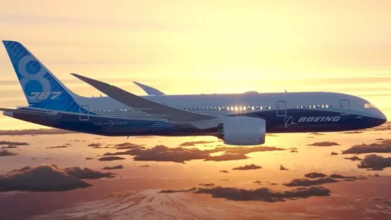Ahmedabad Plane Crash Boeing: बोईंग कंपनीचा शेअर ४.८२% कोसळला गुंतवणूकदारांमध्ये 'चिंता'
